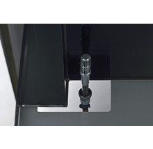 Detailansicht eines Aquariums mit Filterelement.