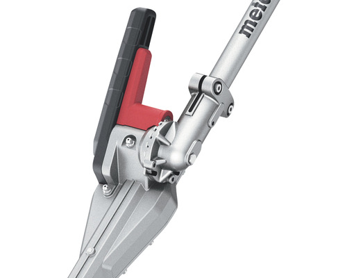 Detailaufnahme eines Metabo Gartengerätes mit rotem und schwarzem Griff