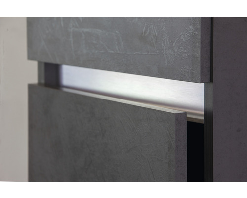 Detailaufnahme eines Badezimmerschranks mit Betonoptik und LED-Beleuchtung