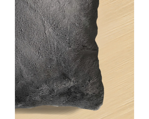 Dekokissen aus Fellimitat