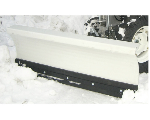 Schneeschild für Traktor im Schnee