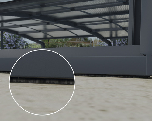 Detailansicht einer Bürstendichtung an einem Terrassendach