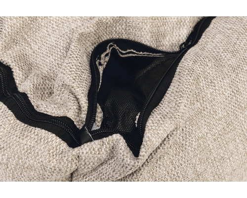 Detailaufnahme eines Sitzsacks mit offenem Reißverschluss