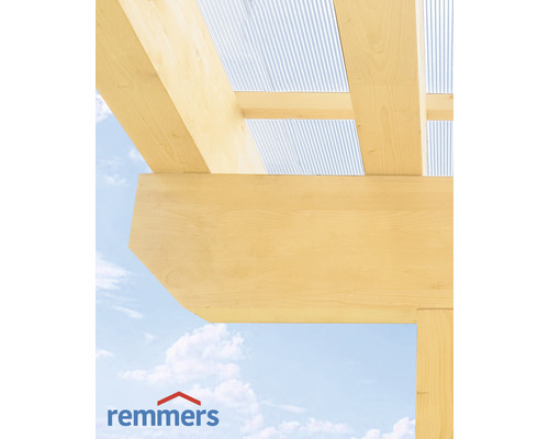 Holzkonstruktion mit lichtdurchlässigem Dach und Remmers Logo