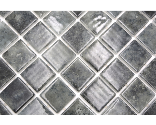 Mosaikfliese mit quadratischem Muster