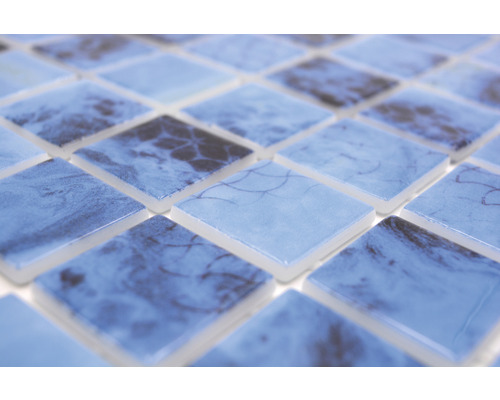 Nahaufnahme von quadratischen Mosaikfliesen