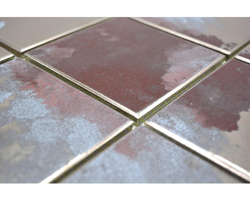 Nahaufnahme von quadratischen Wandfliesen