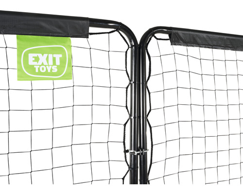 Detailansicht eines Fußballtors mit Netz und Exit Toys Logo