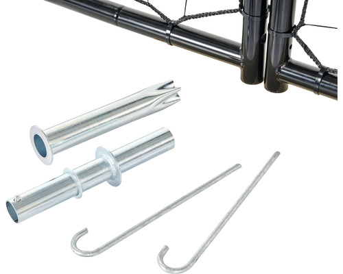 Erdanker und Bodenhülsen für ein Fußballtor