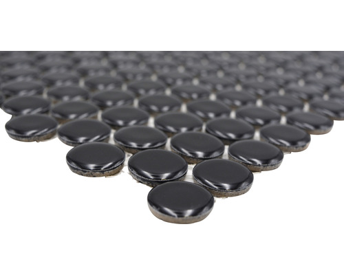 Mosaikfliesen mit runden, glänzenden Oberflächen