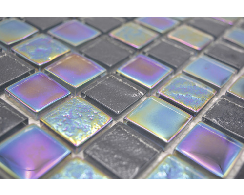 Nahaufnahme von quadratischen Mosaikfliesen