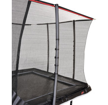 Detailansicht eines Trampolins mit Sicherheitsnetz