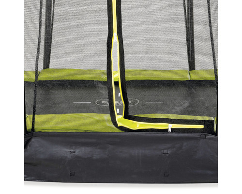 Detailansicht eines Trampolins mit Reißverschluss und Sicherheitsnetz