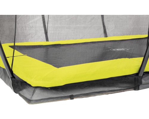 Detailansicht eines Gartentrampolins mit Sicherheitsnetz