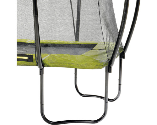 Detailansicht eines Gartentrampolins mit Sicherheitsnetz und Beinkonstruktion