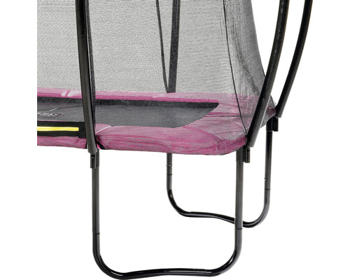 Detailansicht eines Gartentrampolins mit Sicherheitsnetz und Rahmen