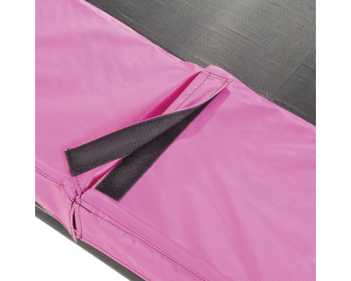 Detailansicht einer Trampolin Abdeckung mit Klettverschluss