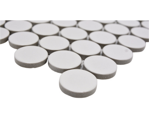 Mosaikfliese mit runden Steinen