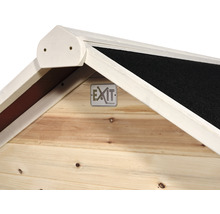 Detailansicht eines Holzspielhauses mit dem Exit Toys Logo.