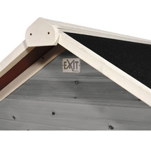Detailansicht eines Holzspielhauses mit EXIT Toys Logo