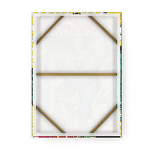 Rückseite einer bedruckten Leinwand mit Holzrahmen.