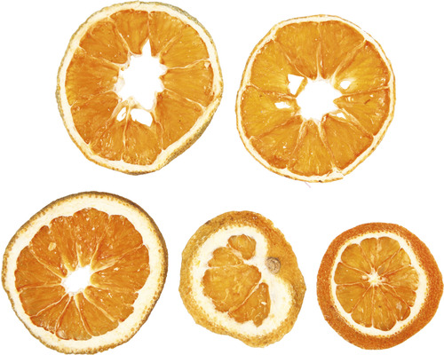 Mehrere getrocknete Orangenscheiben