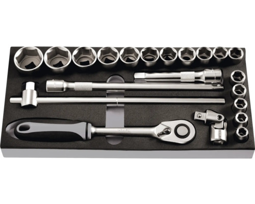 Steckschlüsselsatz mit Ratsche, Verlängerung und verschiedenen Stecknüssen in einer Aufbewahrungsbox.