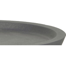 Detailaufnahme einer runden Pflanzschale aus Stein