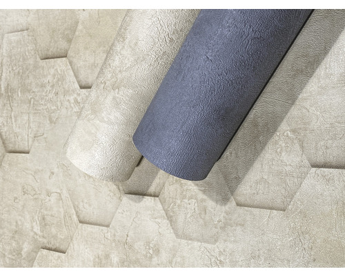 Zwei Rollen Tapeten mit geometrischem Muster