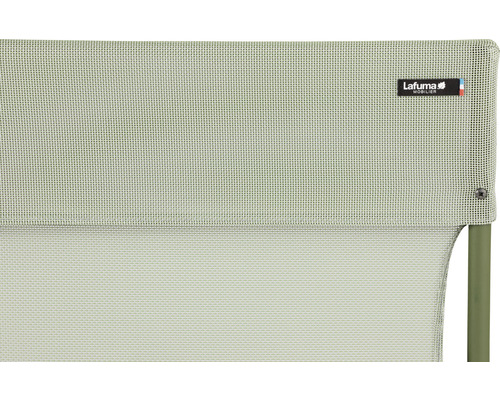 Detailansicht eines Lafuma Gartenmöbels mit Gewebestruktur und Lafuma Mobilier Logo