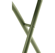 Detailaufnahme eines Gestells aus Metallrohr