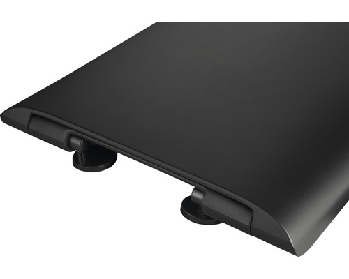 Detailansicht einer Relingträgerbefestigung