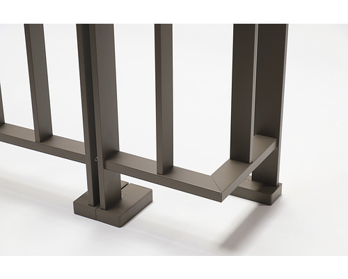 Detailaufnahme eines Metallzauns