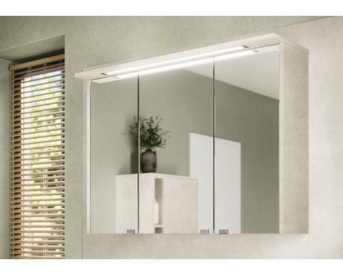 Badezimmer Spiegelschrank mit drei Türen und Beleuchtung