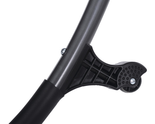 Detailansicht eines Stuhlbeins mit Rolle