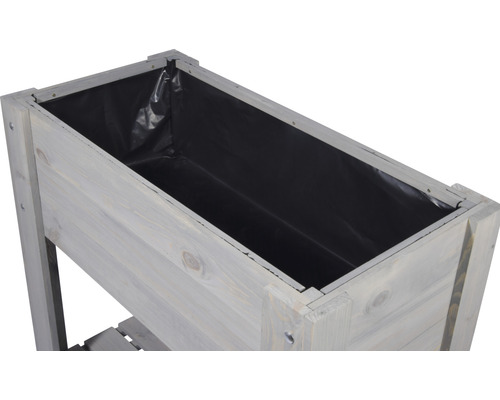 Hochbeet aus Holz mit Pflanzfolie