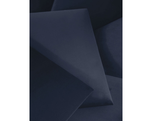 Stapel dunkler Umschläge