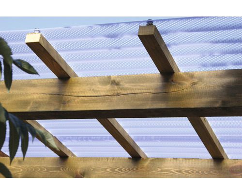 Holzpergola mit Wellplattenabdeckung