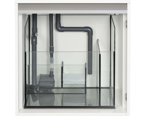 Aquariumunterschrank Innenraum mit Wasserpumpe und Rohren