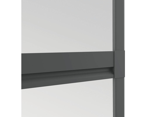 Detailansicht eines Duschkabinenrahmens