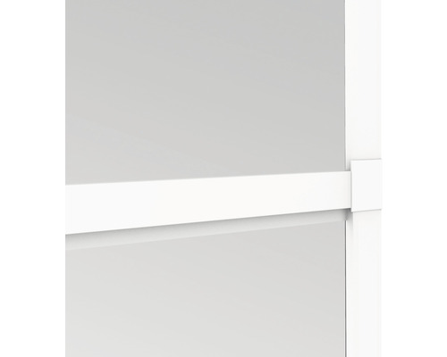 Detailansicht eines Schranks mit weißen Rahmen