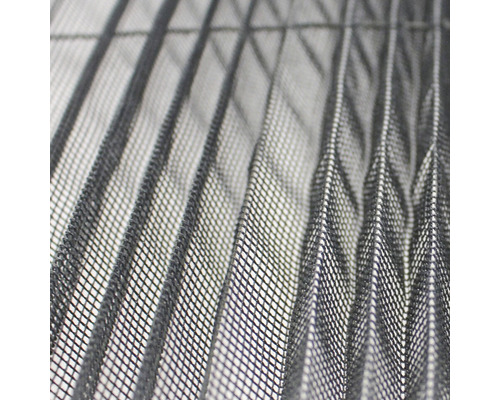 Detailaufnahme eines Insektenschutzplissees