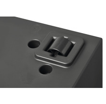 Detailaufnahme eines Rollcontainers mit Rollen