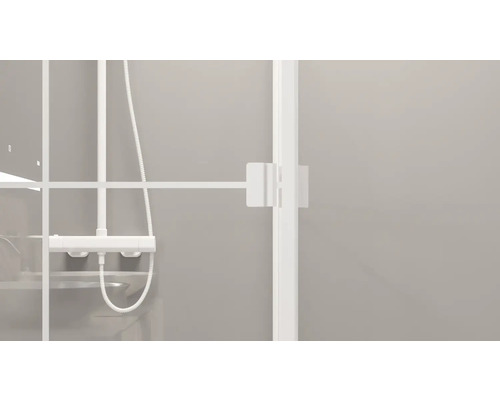 Detailansicht einer Duschkabine mit Duscharmatur