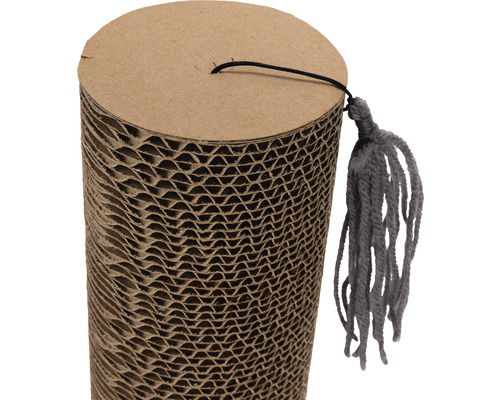 Kratzbaum aus Pappe mit Anhänger