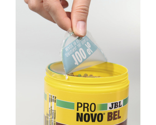 JBL Pro Novo Bel Fischfutter Dose wird geöffnet