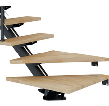 Raumspartreppe mit Holzstufen und Metallgestell