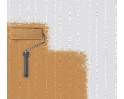 Wandgestaltung mit Farbroller auf Tapete