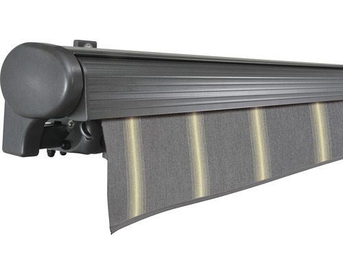 Markise mit gestreiftem Stoff