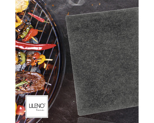 Grillgut auf einem Grill mit Grillmatte